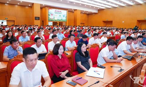 Lãnh đạo chủ chốt các xã, phường tham gia bồi dưỡng.