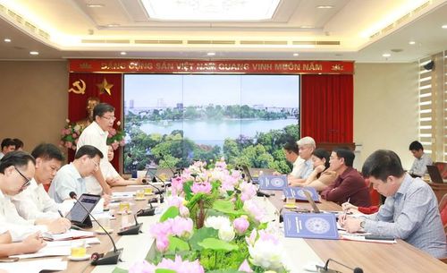 Quang cảnh buổi làm việc. Ảnh: Phạm Hùng.