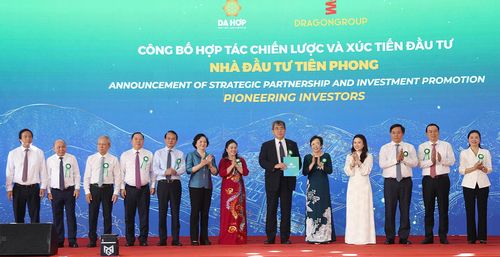 Liên danh chủ đầu tư trao ký kết hợp tác chiến lược với các nhà đầu tư tiên phong.