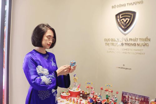 Bà Nguyễn Hồng Trang, Phó Chủ tịch UBND phường Hoàn Kiếm.
