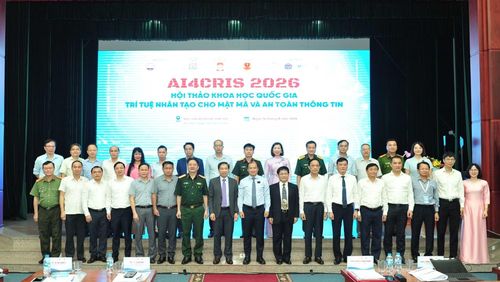 Các đại biểu tham dự hội thảo.