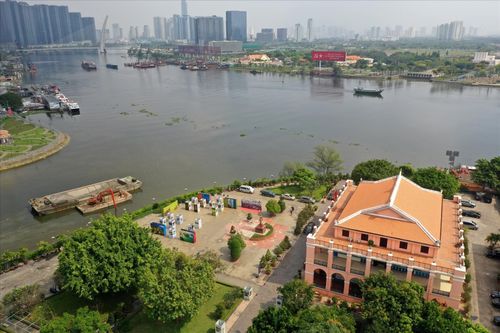 Bến Nhà Rồng sở hữu vẻ đẹp độc đáo và ý nghĩa thiêng liêng. (Ảnh: Báo ảnh Việt Nam)