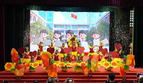 Tiết mục văn nghệ đặc sắc tại buổi lễ. Ảnh: P.V