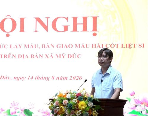 Đồng chí Lê Văn Đoàn, Phó Chủ tịch UBND xã Mỹ Đức phát biểu tại hội nghị. Ảnh: Biên Phạm