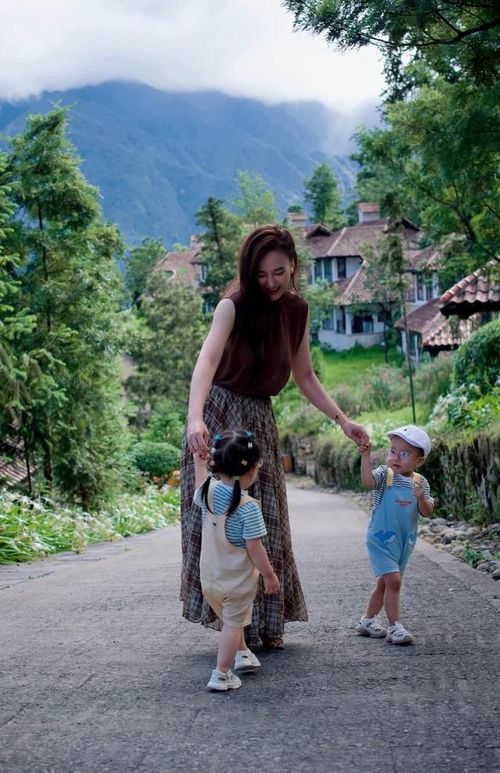 Dù nhiều người mong cô sớm tái xuất màn ảnh, nữ diễn viên cho biết bản thân chưa đặt nặng kế hoạch trở lại. Với cô, gia đình vẫn là ưu tiên hàng đầu ở thời điểm hiện tại. Nếu nhận lời tham gia một dự án mới, đó phải là kịch bản thực sự hấp dẫn và phù hợp với quỹ thời gian của mình.