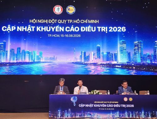  Các đại biểu trao đổi tại Hội nghị Đột quỵ TP.HCM 2026. Ảnh: Nguyễn Thuận. 