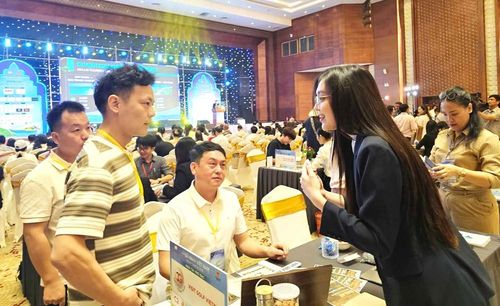 Các doanh nghiệp lữ hành Việt Nam tham gia giới thiệu sản phẩm và trao đổi cơ hội hợp tác với các doanh nghiệp lữ hành quốc tế