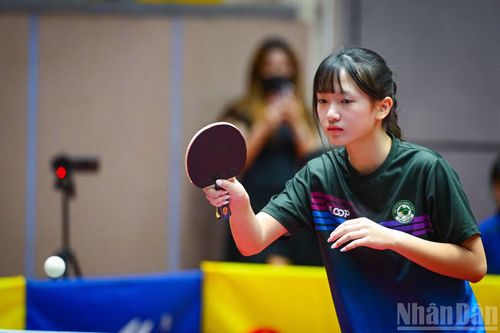 Sau mỗi đường bóng là một lần Vân Linh tích lũy thêm kinh nghiệm. Cùng chị gái Vân Chi, cô từng tạo dấu ấn tại Giải bóng bàn Mỹ mở rộng 2024 với một Huy chương Vàng và một Huy chương Bạc ở các nội dung đôi nữ trẻ.
