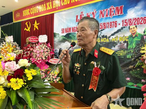 Cựu chiến binh Nguyễn Trọng Miền phát biểu tại buổi gặp mặt. 