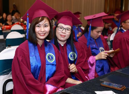 Niềm vui của những tân Thạc sĩ tại buổi lễ