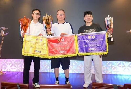Ban tổ chức trao giải cho các vận động viên và tập thể có thành tích xuất sắc. (Nguồn: BTC)