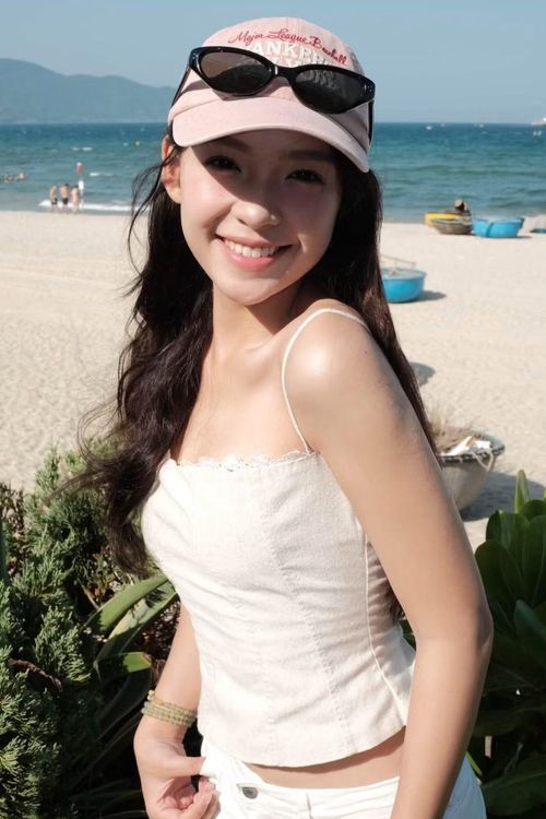 Từ trái qua: Diễn viên Ngọc Trâm, Tú Quyên, Nguyễn Trinh và Lưu Ly. Gần đây, họ đều có những vai diễn đầu tay và gây ấn tượng với khán giả.