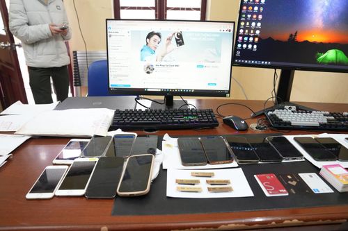 Công cụ, phương tiện các đối tượng sử dụng để thực hiện hành vi phạm tội.