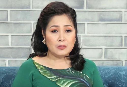 Có thể, "hạnh phúc" điện ảnh mà NSND Hồng Vân mong đợi vẫn chưa thực sự trọn vẹn. Nhưng với một nghệ sĩ đã dành cả thanh xuân cho sân khấu và màn ảnh, hành trình ấy vẫn còn nhiều cơ hội để viết tiếp.