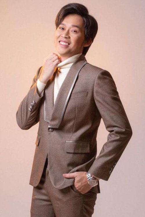NSƯT Hoài Linh.