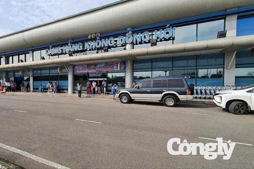 Lễ đón chuyến bay đầu tiên từ sân bay Đồng Hới đến Cảng Hàng không quốc tế Cam Ranh diễn ra lúc 13 giờ ngày 16/8.