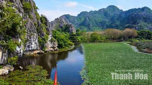Theo những người thường xuyên gắn bó với điểm đến này, khoảng thời gian từ tháng 5 đến tháng 9 được xem là lúc cảnh sắc nơi đây đặc biệt cuốn hút, thời tiết trở nên dễ chịu, thích hợp cho các hoạt động tham quan, trải nghiệm ngoài trời.
