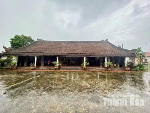 Di tích kiến trúc nghệ thuật đình Đồng Bồng là một trong những ngôi đình lớn trên địa bàn tỉnh.