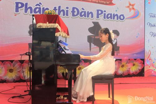 Phần dự thi đàn piano của thí sinh tại sân chơi âm nhạc năm 2026.