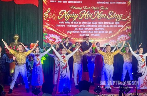 Tiết mục hát, múa đặc sắc trong chương trình nghệ thuật