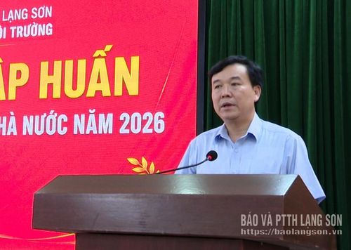Lãnh đạo Sở Nông nghiệp và Môi trường phát biểu khai mạc hội nghị