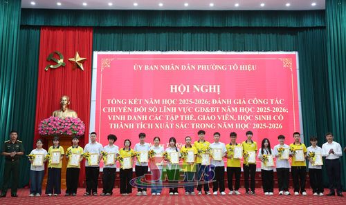 Vinh danh học sinh đạt giải nhất trong kỳ thi học sinh giỏi cấp tỉnh năm học 2025-2026.