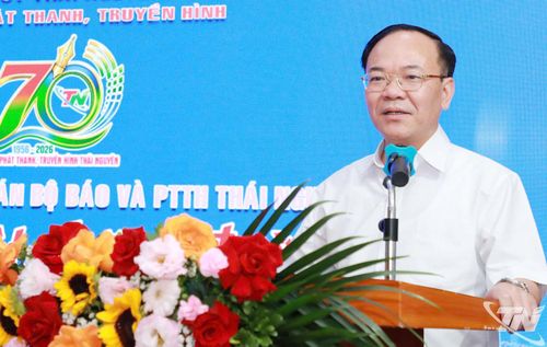 Đồng chí Đỗ Xuân Hòa, Giám đốc Báo và Phát thanh, Truyền hình Thái Nguyên, phát biểu tại buổi gặp mặt.
