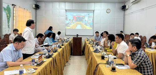 Quang cảnh buổi làm việc.