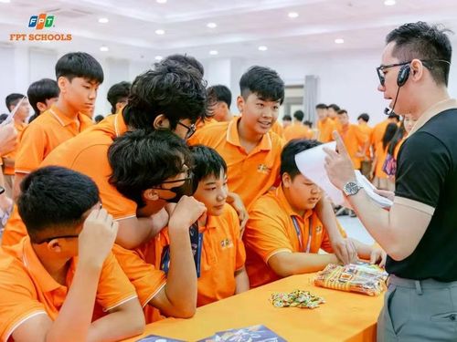 Việt Nam đang đẩy mạnh khoa học, công nghệ, đổi mới sáng tạo và chuyển đổi số. (Ảnh: FPT Schools)