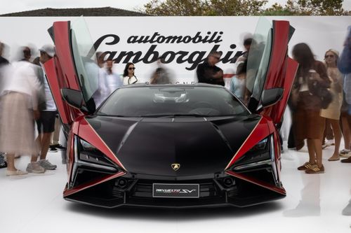  Mức giá của siêu xe này vẫn chưa được công bố. Trước đó, Lamborghini Aventador SV và Aventador SV Roadster chỉ được sản xuất giới hạn lần lượt 600 và 500 chiếc. 