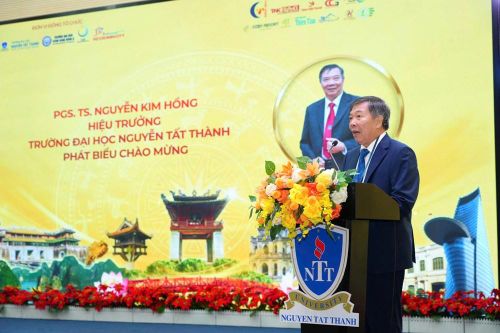 PGS.TS Nguyễn Kim Hồng, Hiệu trưởng Trường Đại học Nguyễn Tất Thành phát biểu