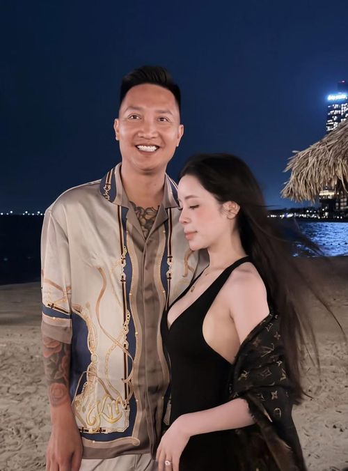 Từ một tài khoản bán hàng và chia sẻ đời sống cá nhân, Ngọc Linh dần trở thành một phần trong hoạt động kinh doanh gắn với sức ảnh hưởng trên mạng xã hội của Huấn Hoa Hồng.
