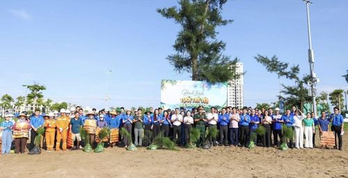Hoạt động trồng cây, trao cờ tổ quốc trong khuôn khổ chương trình “Hành trình tuổi trẻ với Biển, Đảo quê hương” năm 2026.