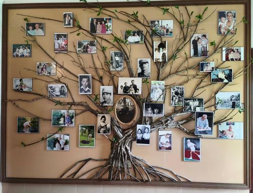 “Bức tranh cây đời” trong phòng ngủ cố Thủ tướng Võ Văn Kiệt ghép bằng những hình ảnh tái hiện cuộc sống riêng tư của nhà lãnh đạo được đánh giá là tổng công trình sư của công cuộc Đổi mới.