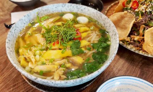 Phở của Linh Anh, một trong những món hấp dẫn thực khách tại Canada.