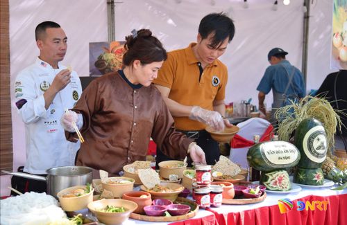 Mỳ Quảng có thể trở thành một trong những sản phẩm tiêu biểu để kể câu chuyện về đất và người xứ Quảng thông qua du lịch. Ảnh: K.NGUYÊN