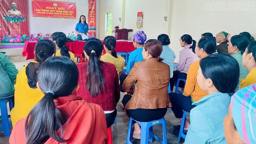 Bảo hiểm xã hội cơ sở Mường Khương tổ chức hội nghị đối thoại về chính sách bảo hiểm y tế tới các thôn, bản.