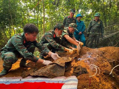 Lực lượng cất bốc bảo đảm các yêu cầu về chuyên môn, kỹ thuật.