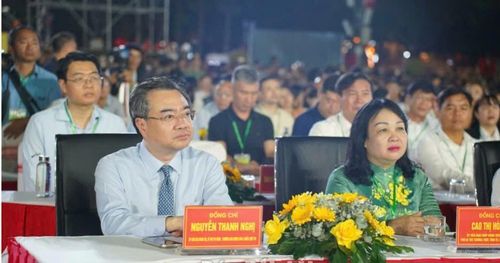 Các đại biểu về dự