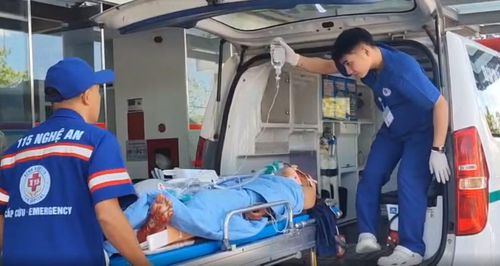 Một số trường hợp bị thương nặng được chuyển đến Bệnh viện đa khoa tỉnh Nghệ An điều trị.