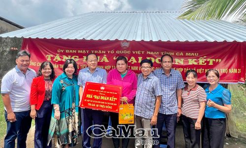 Đoàn trao kinh phí hỗ trợ xây dựng nhà cho gia đình anh Võ Văn Long, xã Trí Phải. thuộc diện có hoàn cảnh đặc biệt khó khăn về nhà ở.