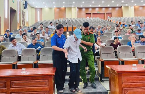 Tham gia chiến dịch giúp đoàn viên, thanh niên hiểu thêm về lịch sử. Ảnh: ĐXĐA.