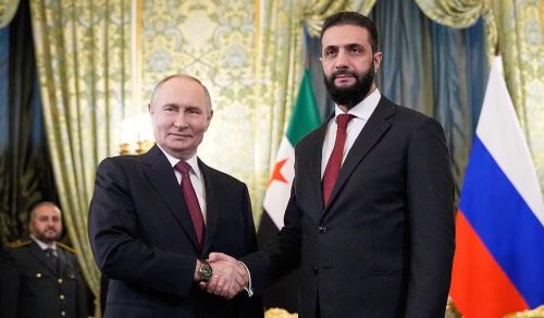 Sau khi lật đổ Tổng thống Bashar al-Assad vào tháng 12/2024, chính quyền chuyển tiếp do ông Ahmed al-Sharaa lãnh đạo từng yêu cầu Nga xem xét lại lý do duy trì hiện diện quân sự tại Syria.