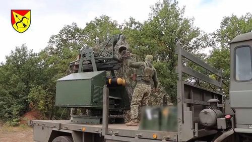 Tại Ukraine, tổ hợp phòng không STASH được sử dụng trong nhiều cấu hình di động khác nhau: hệ thống được lắp đặt trên xe buggy, xe bán tải và xe tải.