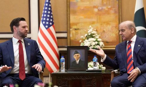 Iran cũng đưa ra nhiều điều kiện để chấp nhận mở lại eo biển Hormuz, trong đó có yêu cầu bồi thường thiệt hại do xung đột gây ra.