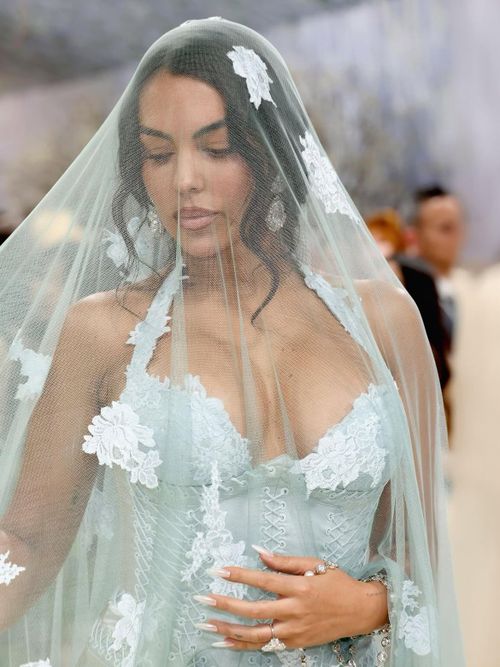  Georgina Rodríguez được cho sẽ được chu cấp 100.000 euro hàng tháng nếu ly hôn Cristiano Ronaldo. Ảnh: georginagio/Instagram. 