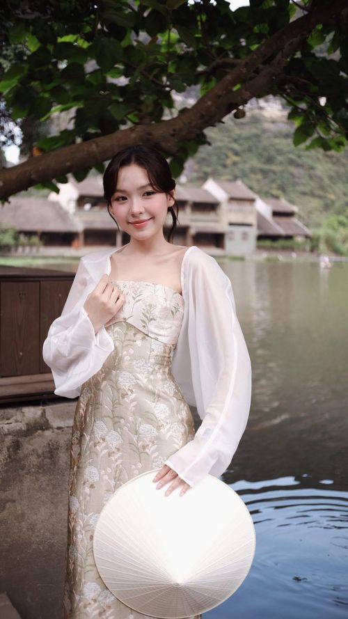 Là một diễn viên mới, Lưu Ly được đánh giá là thể hiện tròn trịa, tự nhiên khi đảm nhận vai Phương. Cô mang đến làn gió mới trẻ trung cho màn ảnh Việt. Diễn viên trẻ cũng có ngoại hình xinh xắn, được kỳ vọng là nhân tố mới có thể bứt phá trong thời gian tới. 