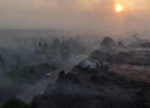 Ngọn lửa tại khu bảo tồn High Fens thiêu rụi khoảng 3.000 ha, khiến nhiều khu dân cư phải sơ tán. Ảnh: Reuters.