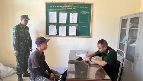 Lấy lời khai của các đối tượng.
