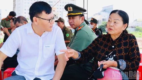 Bà Nguyễn Thị Nguyệt mong muốn sớm hoàn thành thủ tục nhận lô tái định cư để xây nhà.